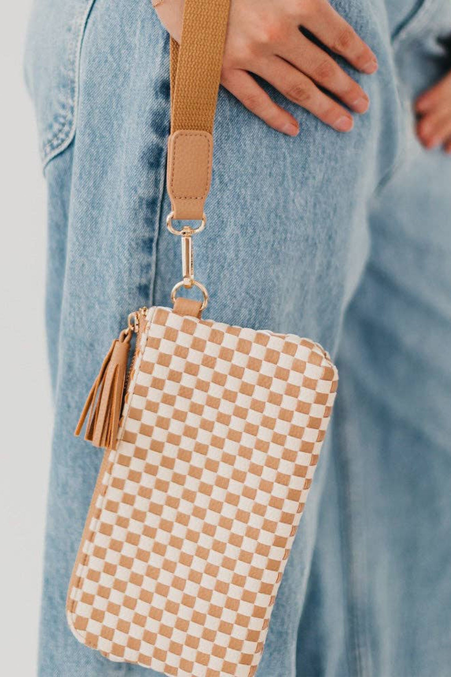Color black Checkered  Woven Clutch Wristlet PU Leather Large Size Patterned Wallet