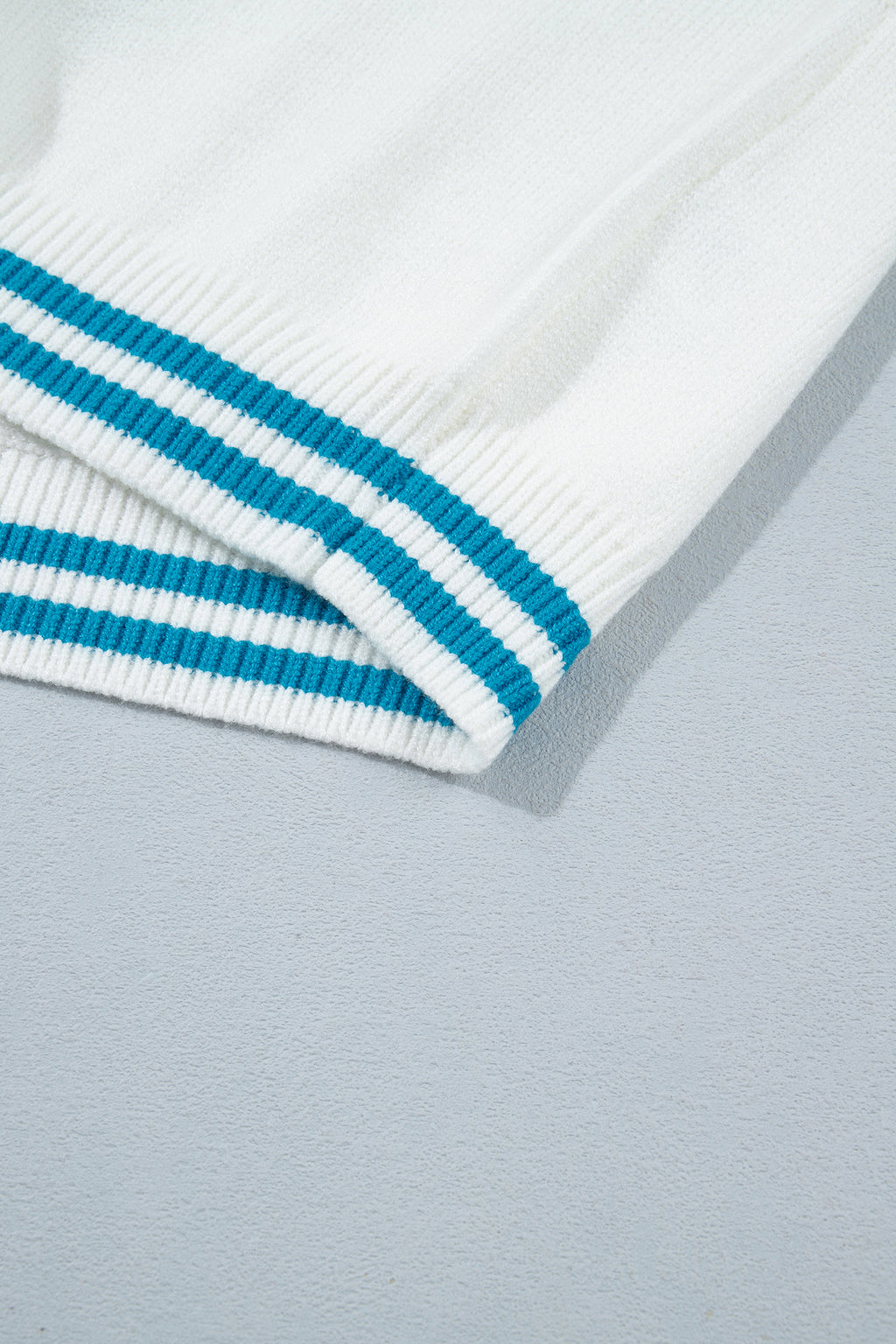 Light Blue Bulldog Contrast Trim Round Neck Casual Sweater