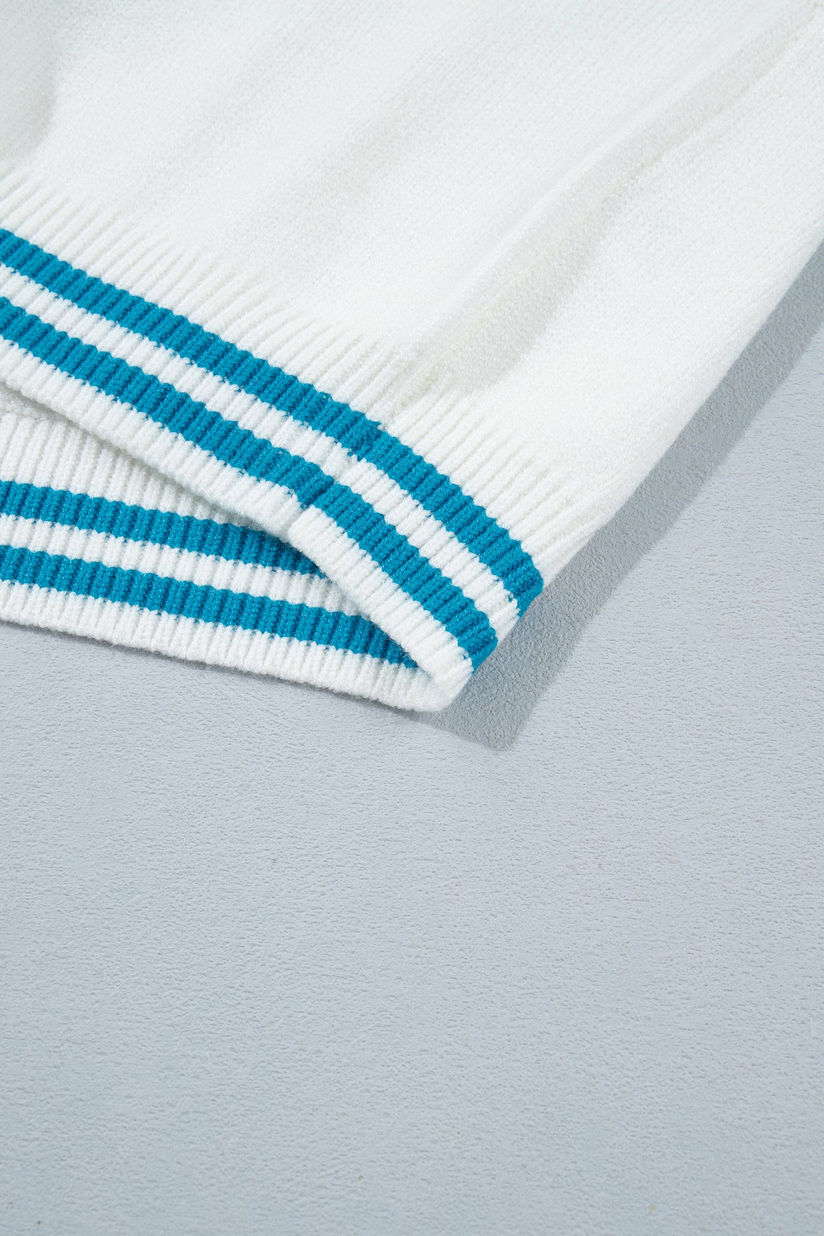 Light Blue Bulldog Contrast Trim Round Neck Casual Sweater