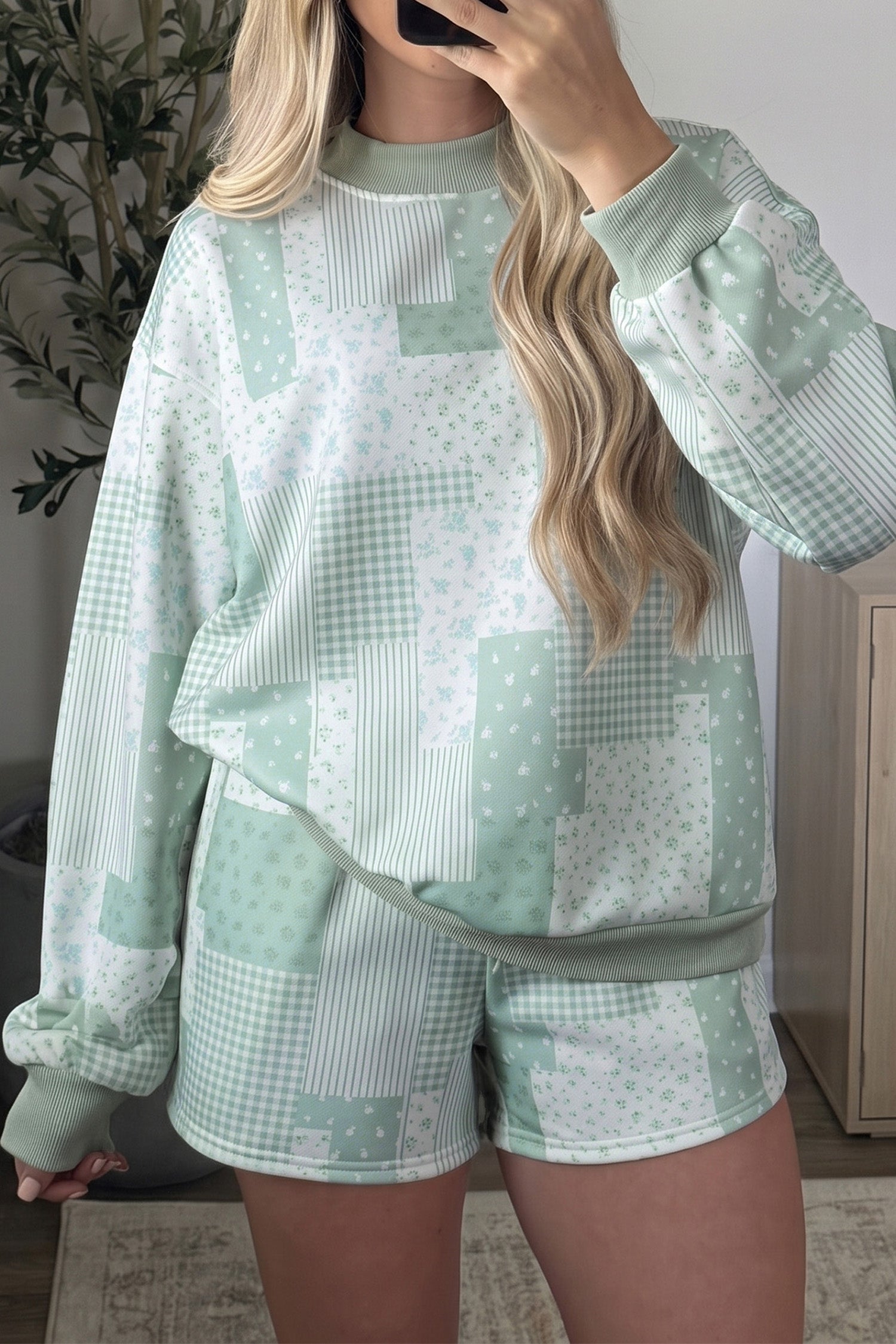 Light Pink Patchwork Floral Print Drop Shoulder Baggy Pullover Drawstring Shorts Set